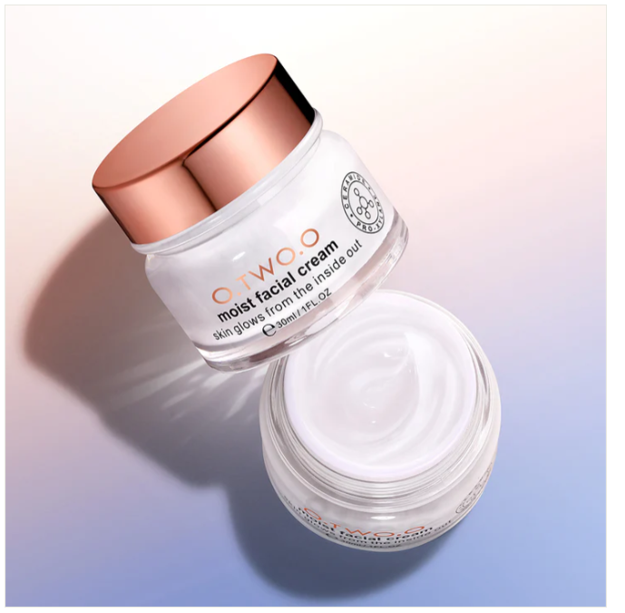O.TWO.O Cosmetics O.TWO.O Luxurious Moisturizing Face Base